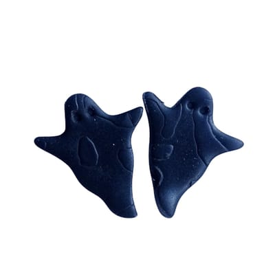 Ghost panther zwart - oorstekers - handgemaakt van polymeerklei - spook oorbellen - halloween sieraden - stainless steel studs