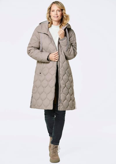 Gewatteerde mantel met capuchon - taupe - Gr. 38 van Goldner Fashion