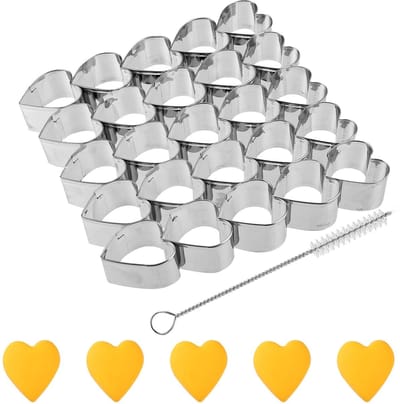 Dailygoods- Koekjesvorm 25 Holtes - Hartvorm - Roestvrij Staal - Bakvorm - Dessertgereedschap - Inclusief Borstel - 14,3x14,3x2 cm - Koekjesuitsteekvorm