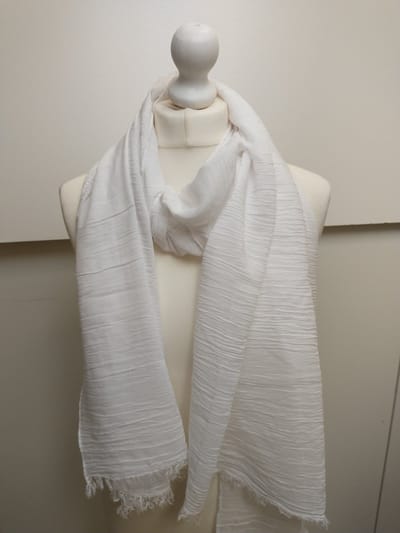 Lange dames sjaal Arina-effen gekreukt wit