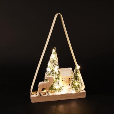 Dekoratief | Deco huis m/bomen/hert in boog, naturel, hout, LED, 23x5x35cm | A255641