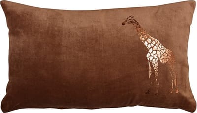 Giraffe Foil Henna Bruin Kussen | 30 X 50 | Sierkussen Voor Woonkamer Of Slaapkamer