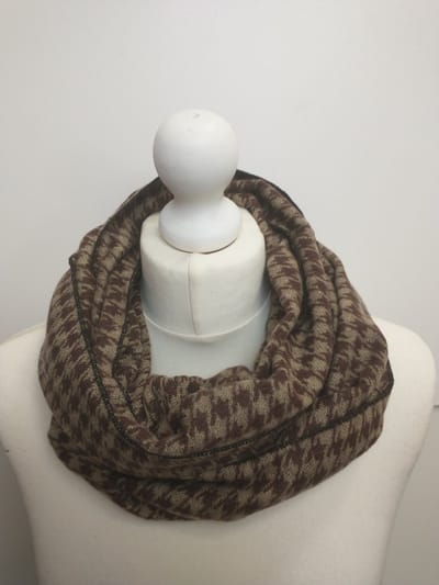 Dames warme colsjaal Florinda pied de poule motief bruin licht oester