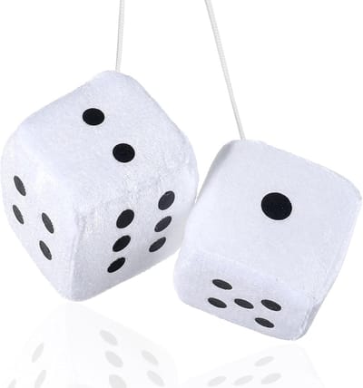 Daity 1 paar - Pluche dobbelsteen autohangers - 7 cm rode pluche autospiegel pluche dobbelstenen - autohanger driedimensionale kubus dobbelstenen (Wit)