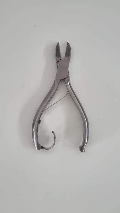 Belux Surgical Instruments – Nagelkniptang 14 cm – RVS – Met Veiligheidsslot – Professionele Nageltang – Steriel Verpakt (Niet Gesteriliseerd)