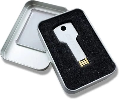 Luxe USB-Stick 8GB – Sleutelvormig Design voor Sleutelhanger – Robuuste Metalen Flash Drive – Plug & Play Opslag voor Auto & Kantoor – Chroom