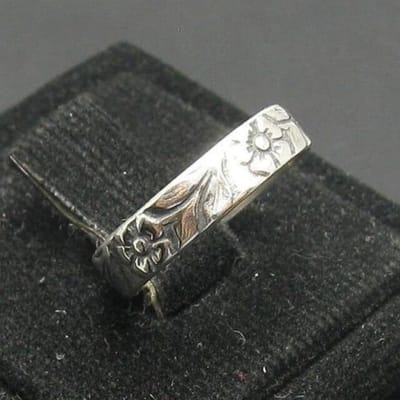 Modieuze Zilverkleurige Gegraveerde Ringen met Bloempatroon voor Vrouwen Eenvoudige Minimalistische Stijl Ring Vrouwelijke Cocktailring Nieuwe Sieraden 6 gray