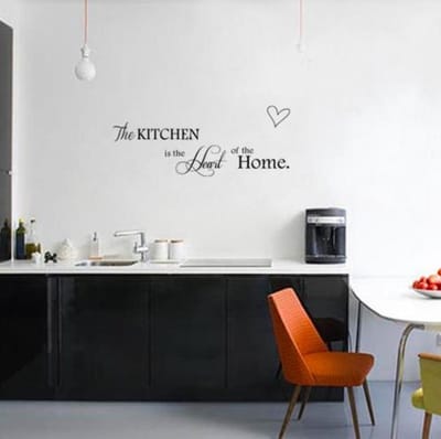 Muursticker Tekst / Muurtekst Decoratie - Woonkamer Decoratie - Maak uw Huis Gezelliger - Motiverende en Inspirerende Muurstickers  The Kitchen is the Heart of the Home