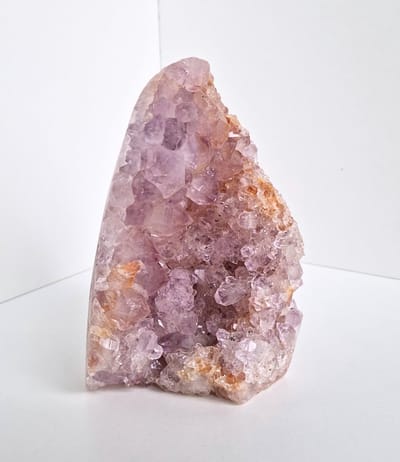 ThaleiaDesign - Roze Amethist freeform op standvlak - Edelstenen en Mineralen - Kristallen - Spiritualiteit - Woondecoratie - free form - amethist - crystals - gemstones