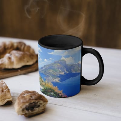 Magische Mok - Foto op Warmte Mokken - Koffiemok - Trap - Huizen - Berglandschap - Zee - Magic Mok - Beker - 350 ML - Theemok