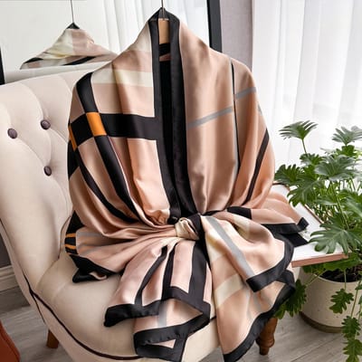 Nieuwste Lente Hoge Kwaliteit Zachte Zijden Sjaal Dames Elegante Gestreepte Sjaal Mode Sjaal Strand Zonbescherming Ontwerper Sjaal black