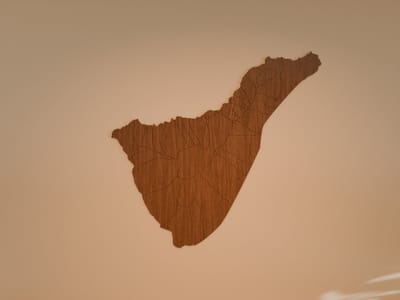 Houten wanddecoratie - Wooden wall decoration | Landkaart Tenerife 121 x 130cm Country map Tenerife | Donker hout - Dark wood | Muurdecoratie - Wall art - Wandfiguur Tenerife - Echt Hout - Real Wood