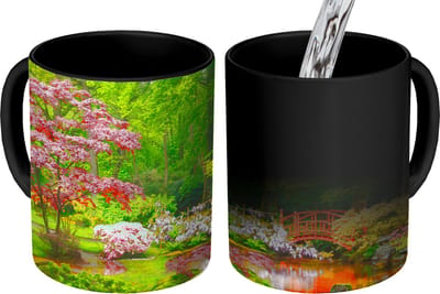 Magische Mok - Foto op Warmte Mokken - Koffiemok - Brug - Japans - Botanisch - Bomen - Bloemen - Magic Mok - Beker - 350 ML - Theemok