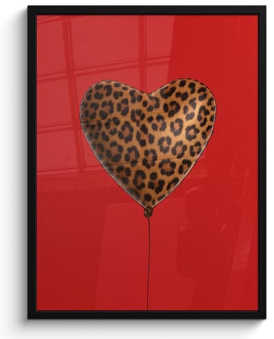 Poster in lijst - Fotolijst 50x70 cm - Posters - Ballon - Hartvormig - Rood - Panterpatroon - Posterlijst zwart - Decoratie - Wanddecoratie woonkamer - Muurdecoratie slaapkamer