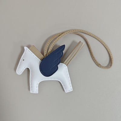 Kit de Matériaux Pendentif Pégase en Cuir, Ailes de Petit Cheval, Pendentif Accessoire Sac Amour Cheval en Cuir gray