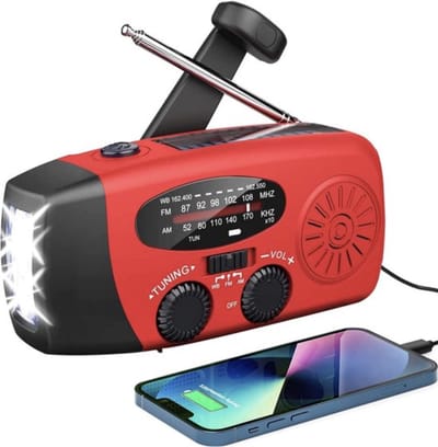 Draagbare noodradio - Powerbank 2000 mAh - Zaklamp - Solar opwindbaar - SOS alarm - USB-C kabel - Noodpakket - Kunstof - Rood