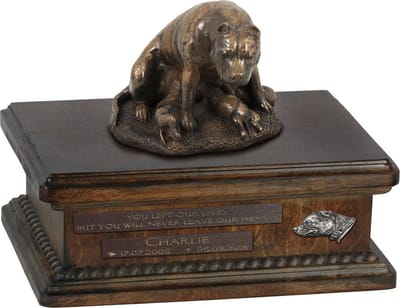 Persoonlijke urn voor Staffordshire Bull Terrier met beeldje en houten design