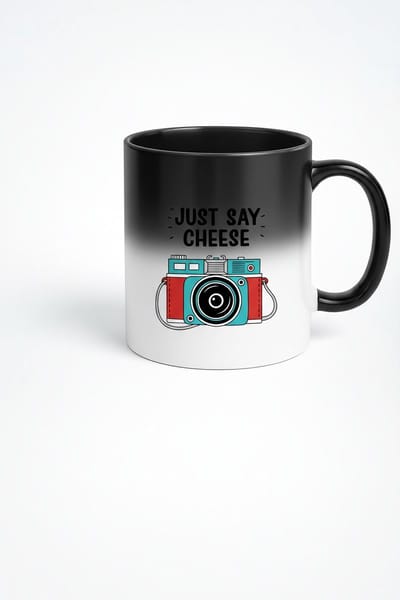 Magische Zwarte Mok met Camera - "Just Say Cheese" Design
