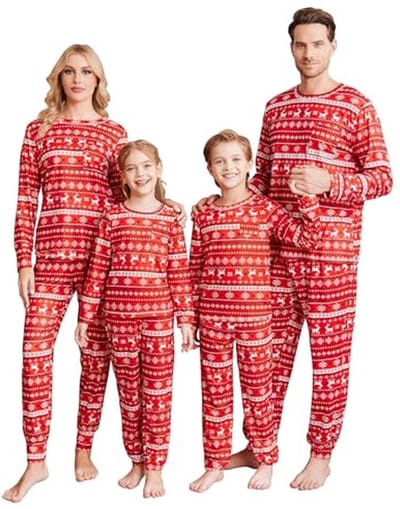 Kerst Pyjama Set voor het Gehele Gezin - Lange Nachtkleding voor Winterse Avonden