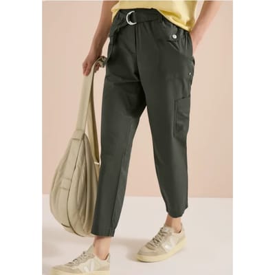 Mid Waist Slim Legs broek in Loose Fit
