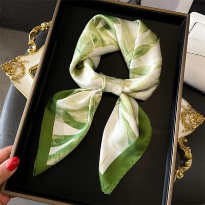 Bloemen Zijde Imitatie Sjaal voor Dames Neckerchief Bandana's Foulard Sjaals Wraps Dames Haarbanden Mode Bloemen Sjaals 70cm beige