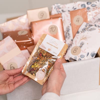 Lottea Kraambox Deluxe 'Super Mama' - moederdag cadeau, kraampakketten, kraamcadeau geschenkset, theebox, theepakket, cadeau pakket, cadeaubox, kraambox, kraamcadeau, geboorte cadeau, kraamcadeau pakket
