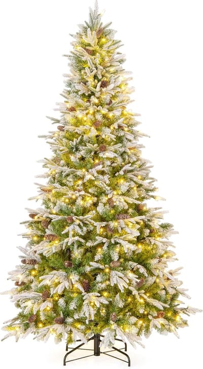 COSTWAY Kunstkerstboom van 225 cm met verlichting en sneeuw, dennenboom met 470 warmwitte ledlampen en 81 dennenappels, kerstboom met scharnierstructuur, kunstboom voor thuis