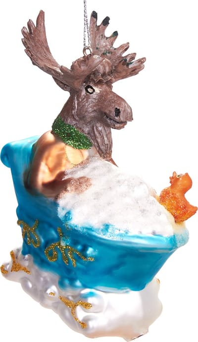 BRUBAKER Eland In Badkuip met Badeend - Handbeschilderde Kerstbal van Glas - Handgeblazen Kerstboomversieringen Figuren Grappige Decoratieve Hangers Boombal - 10 cm - Kerstcadeau - Bodylotion - douchegel