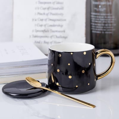 Tasse en céramique créative nordique noire et blanche avec couvercle Tasse à café géométrique pour bureau Tasse à boire à l'aspect haut de gamme 301-400ml