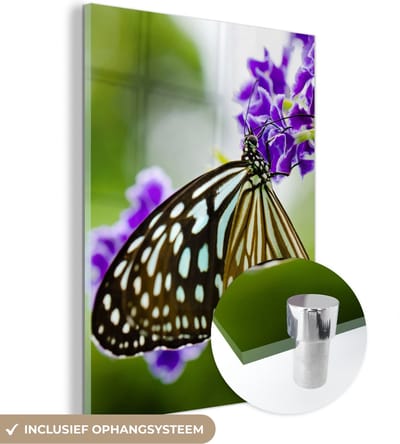 MuchoWow® Glasschilderij 30x40 cm - Schilderij acrylglas - Lavendel - Vlinder - Botanisch - Foto op glas - Schilderijen
