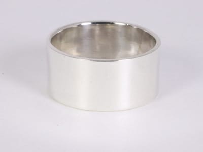 Brede gladde zilveren ring - 11 mm. - maat 17.5