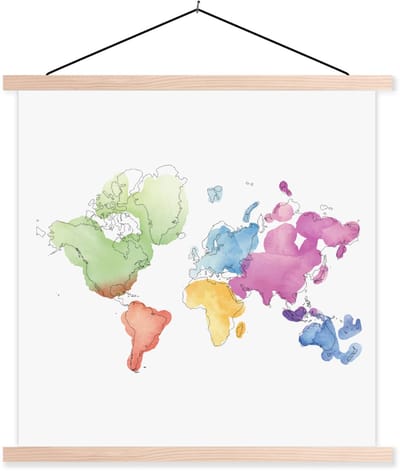 Posterhanger incl. Poster 90x90 cm - Schoolplaat - Moderne wereldkaart in waterverf - Textielposter - Blanke latten