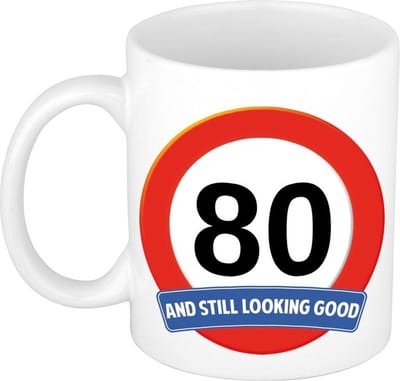 Koffie mok / cadeau beker - 80 jaar - verjaardag - still looking good - wit - stopbord - 300 ml - keramiek