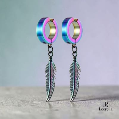 Leerella Iriserend Regenboog Oorclips met Veer Hanger – Hoogwaardige Roestvrij Staal Clip Oorbellen in 4 Kleuren - Comfortabele Oorclips Zonder Piercing – 4,16 cm