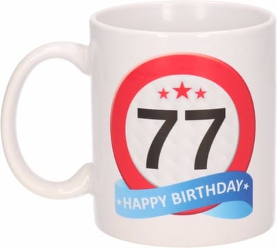 Beallatio Decorations - 77 jaar Verjaardag koffiemok - cadeau beker - stopbord print met happy birthday - 300 ml - keramiek - wit