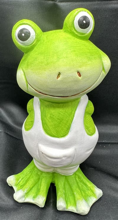 Decoratief keramieken beeld "kikker" - groen - hoogte 20x13x10 cm - keramiek - Woonaccessoires - Tuinaccessoires - Tuindecoraties