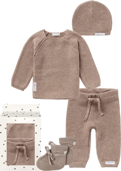 Noppies - Geschenkverpakking met kledingset - Taupe - 4delig - Broek Grover - trui Pino - Muts Rosita - Slofjes Nelson - Maat 56