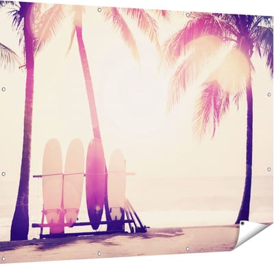 Gards Tuinposter Tropisch Strand met Surfborden - 150x120 cm - Tuindoek - Tuindecoratie - Wanddecoratie buiten - Tuinschilderij
