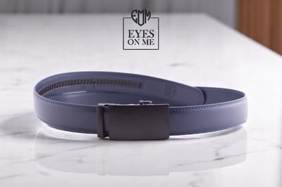 Blauwe lederen riem zonder gaatjes met automatische gesp voor heren ( model 17 )