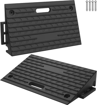 NAIZY Rubber stoeprand oprijplaat 2 stuks Drempeloprijplaat 10cm hoog Draagbare rubberen oprijplaat met handvat Antislip oprijplaat Draagvermogen MAX tot 2000KG, voor auto, rolstoel, motorfiets