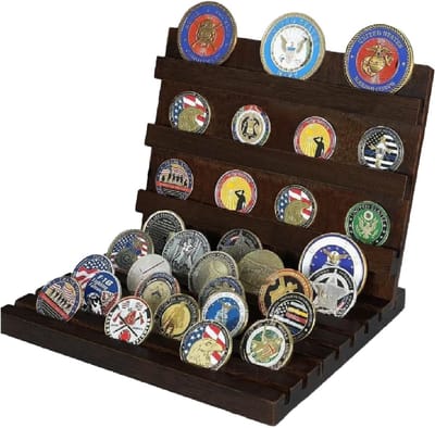 Houten Muntenhouder voor Verzamelaars, 9 Rijen, Ideaal voor Munten, Pokerspellen en Medailles, Afmeting 24 x 19 x 24 cm
