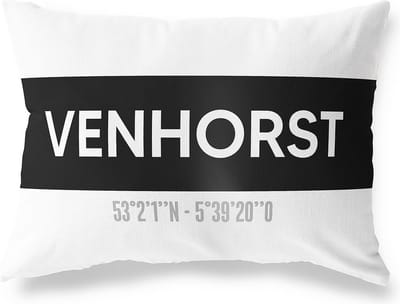 Tuinkussen VENHORST - NOORD-BRABANT met coördinaten - Buitenkussen - Bootkussen - Weerbestendig - Jouw Plaats - Studio216 - Modern - Zwart-Wit - 50x30cm