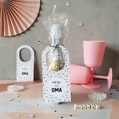 2x Flessenhanger - Kadootje voor Oma - Geschikt voor traktaties of cadeaus - Moederdag - Verjaardag