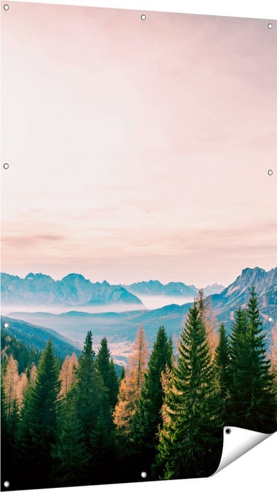 Gards Tuinposter Bos met Bomen bij Bergen Landschap - 100x150 cm - Tuindoek - Tuindecoratie - Wanddecoratie buiten - Tuinschilderij