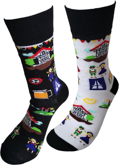 Verjaardags cadeau - October Feesten sokken - Oktober feest - Bier - Lederhosen - vrolijke sokken - Tiroler - cadeau - aparte sokken - grappige sokken - leuke dames en heren sokken - moederdag - vaderdag - Socks waar je Happy van wordt - Maat 36-40