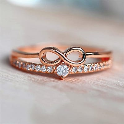 Huitan Chic Vorm van Strik Vingerring voor Vrouwen Oneindigheidsteken Zirkonia Ringen Mode Vingeraccessoires Dagelijkse Party Sieraden 9