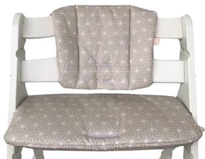 Kinderstoel zitkussen antislip beige met moderne sterrenprint