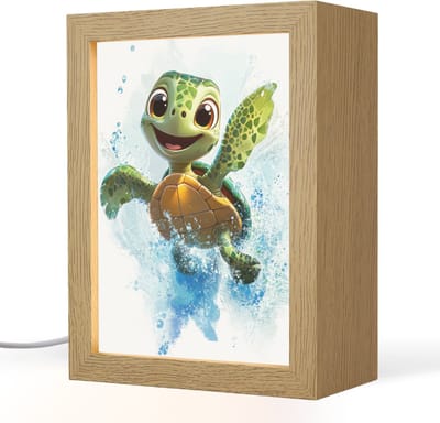 Nachtlampje 15x20 cm - Kinder lampje - Schildpad - Cartoon - Water - Groen - Tafellamp kinderkamer - Slaapkamer lamp - Bedlamp kinderen - Kinderlampje stopcontact - Wandlamp babykamer - Nachtlampjes