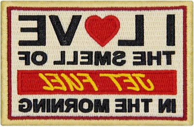 Embleem I love the smell of Jet Fuel in the Morning - Geborduurd - 3 inch - Perfect voor kleding en accessoires - ShopVlot