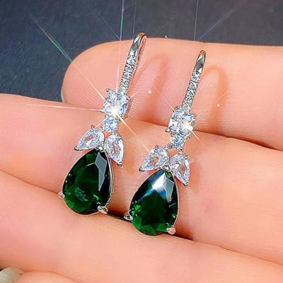 Edele peervormige groene kubieke zirkonia druppels oorbellen Dames Elegante Bruiloft Feest Oor Accessoires Mooi Cadeau Nieuwe Sieraden brown